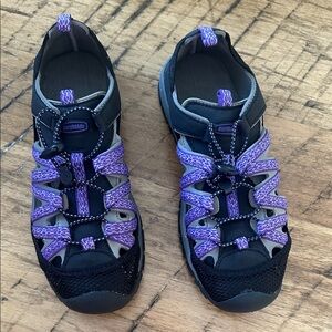 Northside Women's Santa Rosa Closed Toe Sport Sandals Black/Violet 8